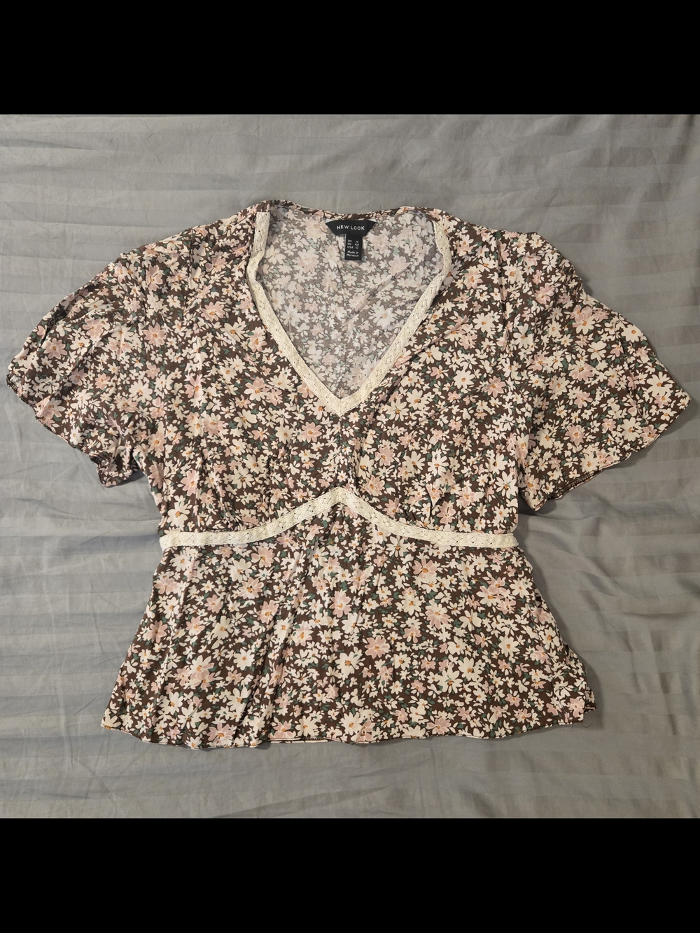 New Look Brown Floral V-Neck Lace-Trim Peplum Top